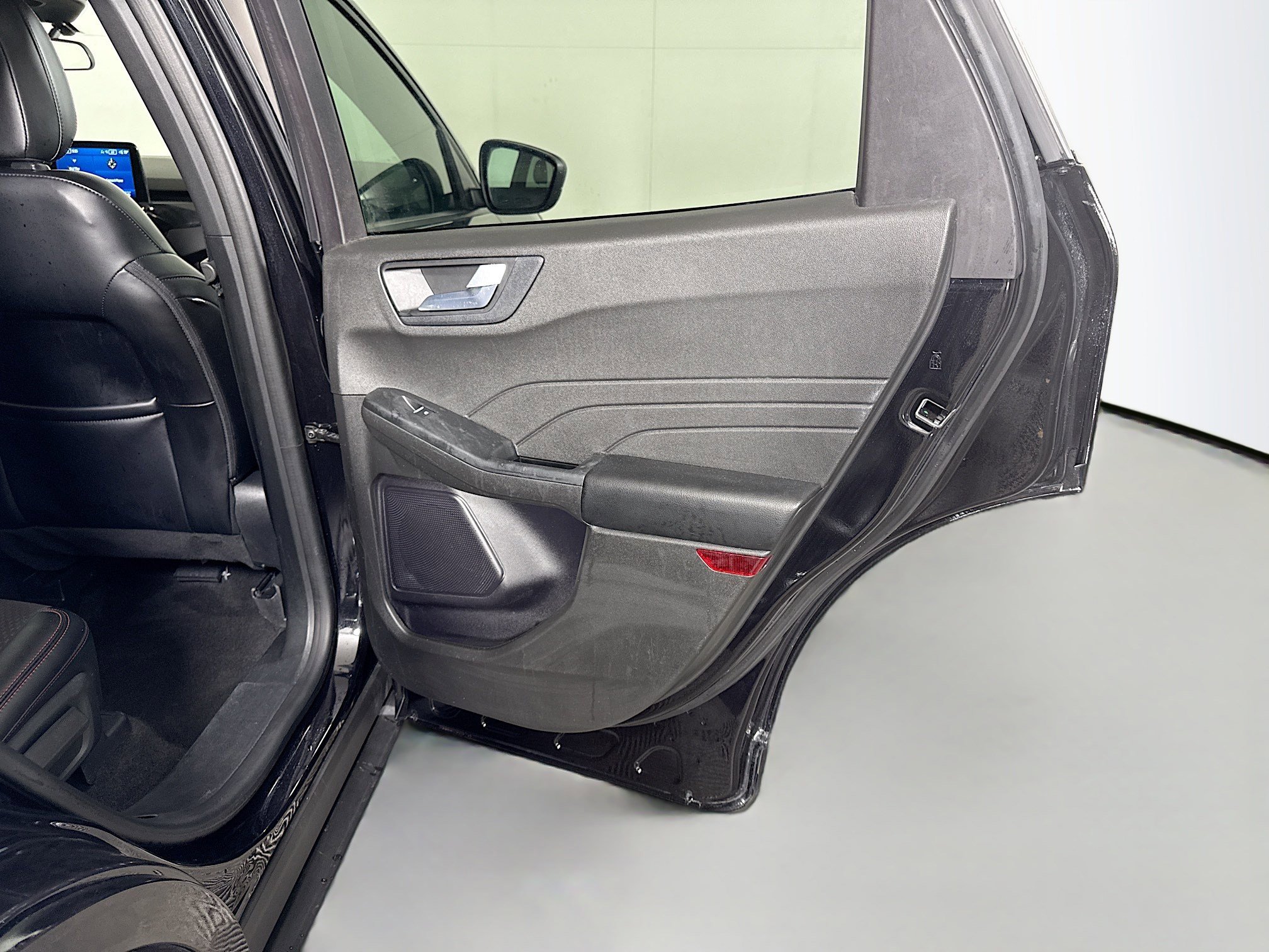 Used 2024 Ford Escape ST-Line image 28