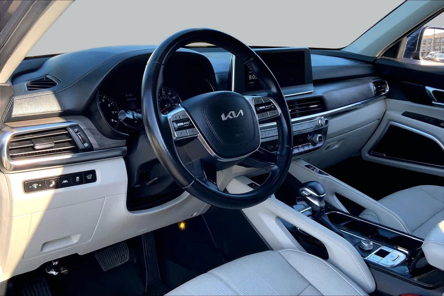 Used 2022 Kia Telluride EX w/ EX Premium Package FWD image 15