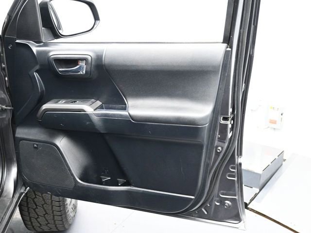 Used 2016 Toyota Tacoma TRD Sport RWD image 27
