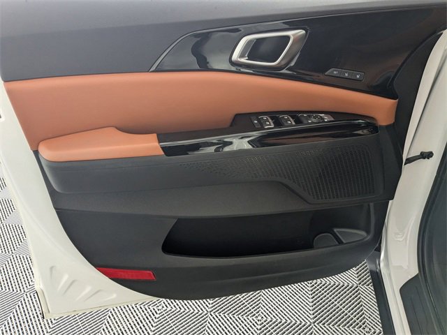 Used 2023 Kia Carnival SX image 10