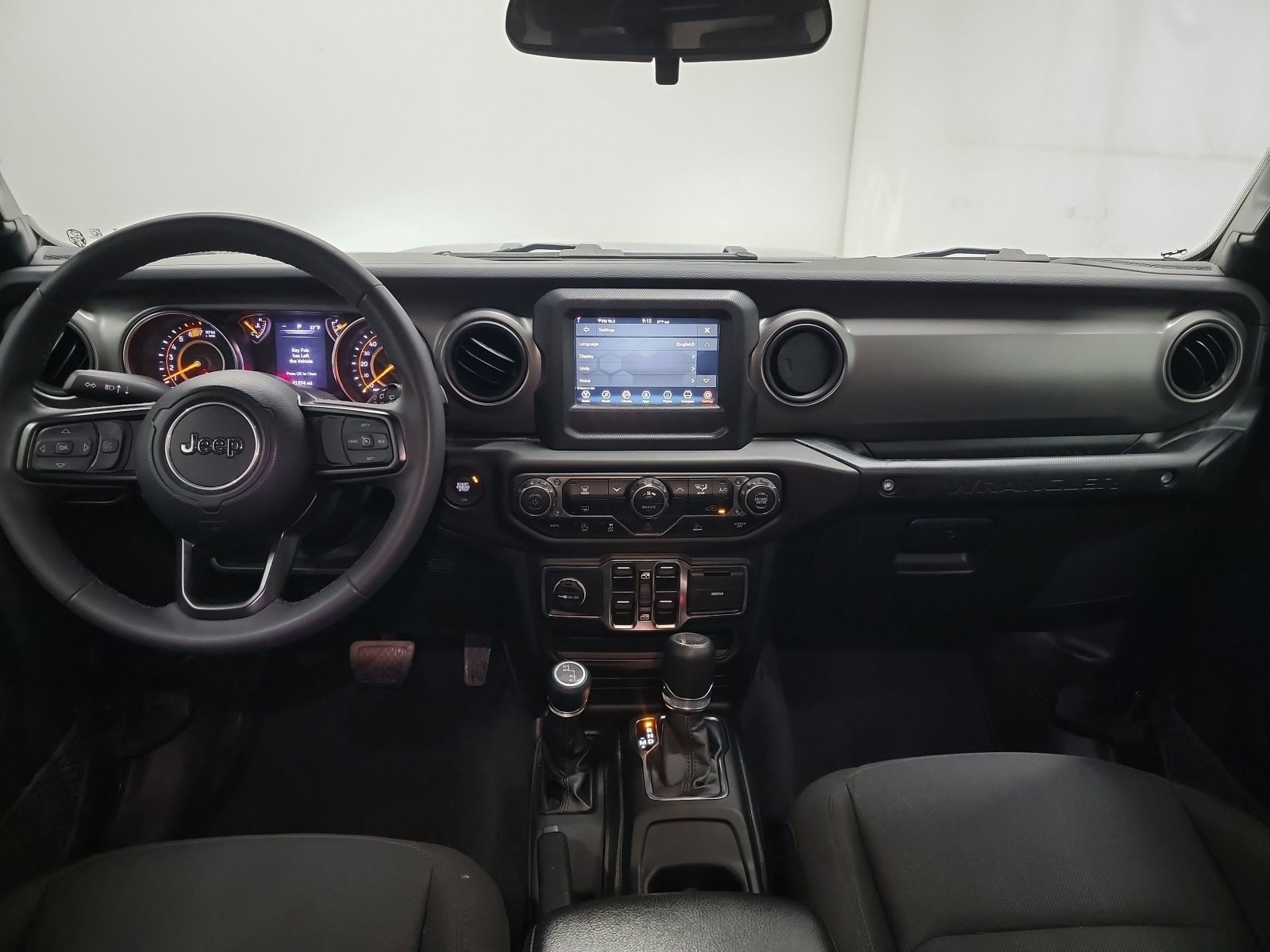 Used 2023 Jeep Wrangler Unlimited Sport image 15