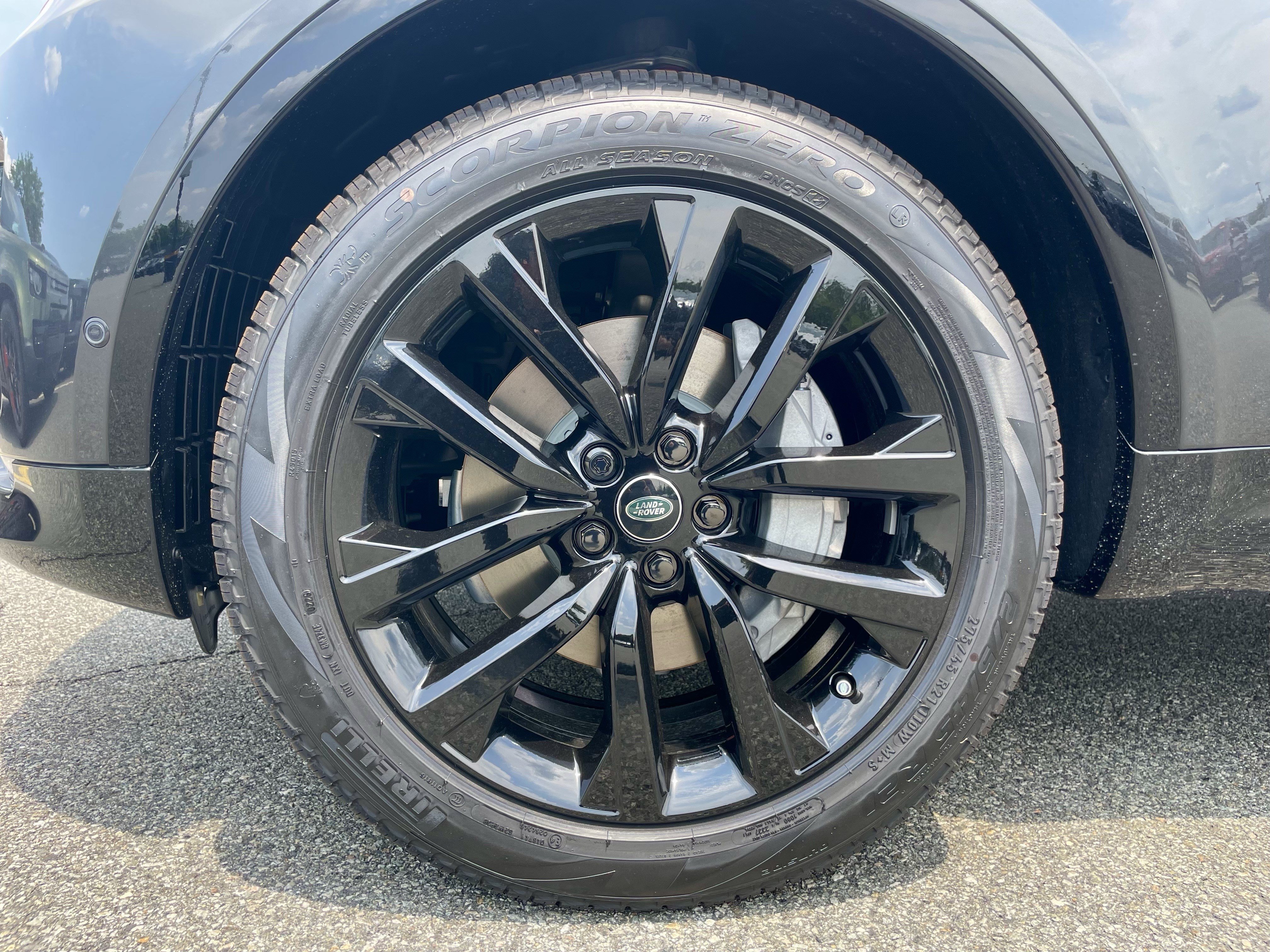 New 2026 Land Rover Discovery Dynamic SE AWD/4WD image 9