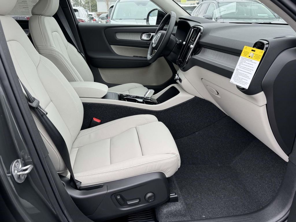 New 2026 Volvo XC40 B5 Plus w/ Protection Package Premier image 13