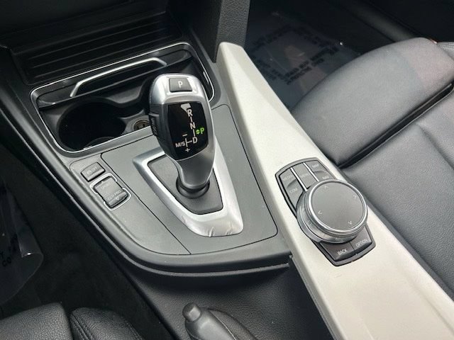 Used 2018 BMW 320i xDrive Sedan AWD/4WD image 23