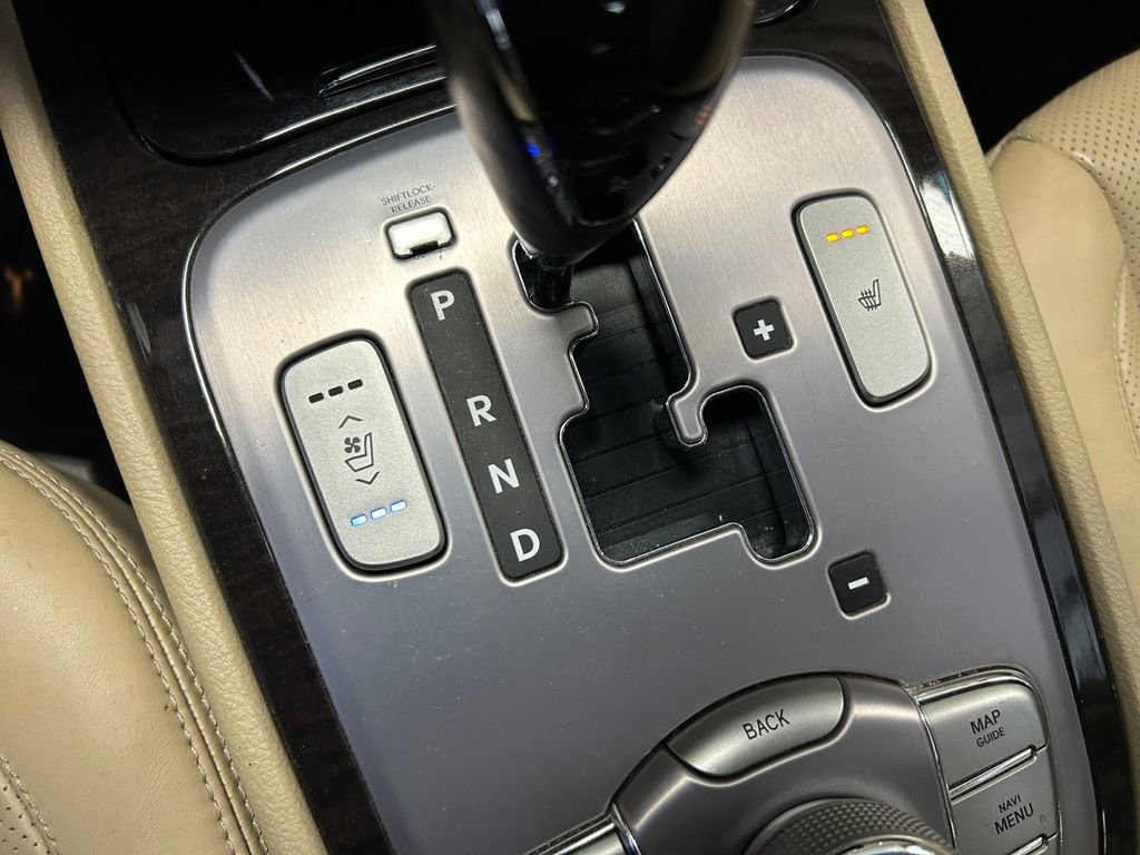 Used 2011 Hyundai Genesis 4.6 image 33