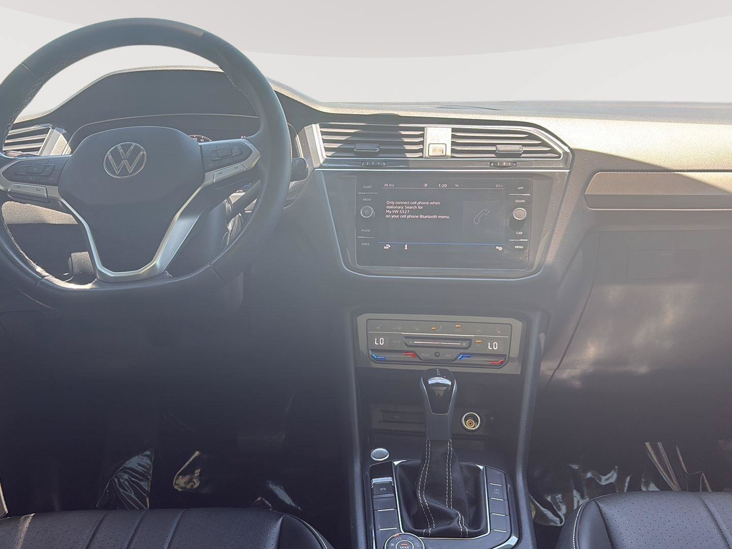 Certified 2023 Volkswagen Tiguan SE w/ Panoramic Sunroof Package AWD/4WD image 15