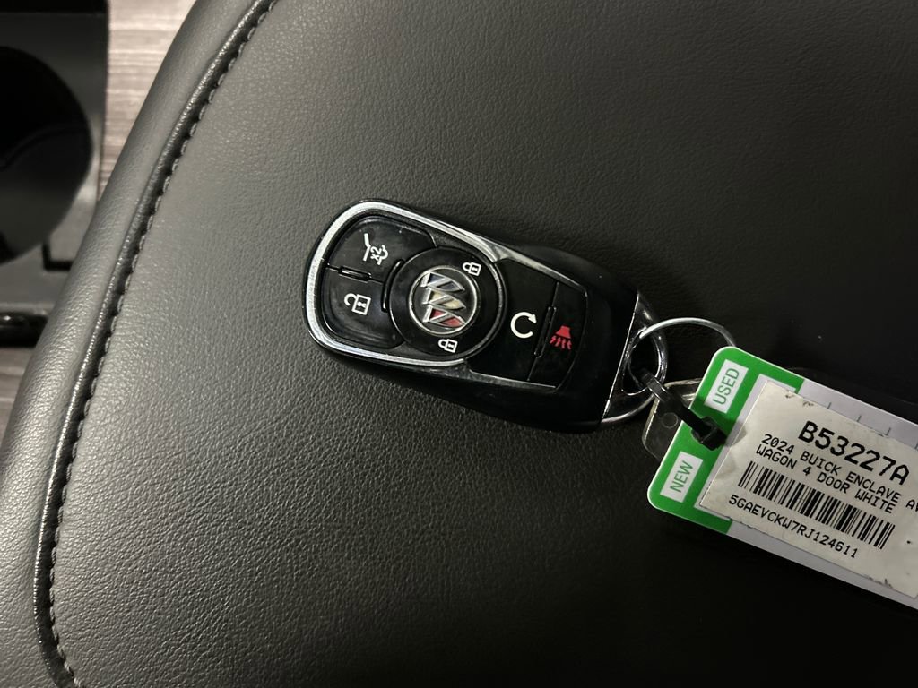 Used 2024 Buick Enclave Avenir w/ Avenir Technology Package image 22