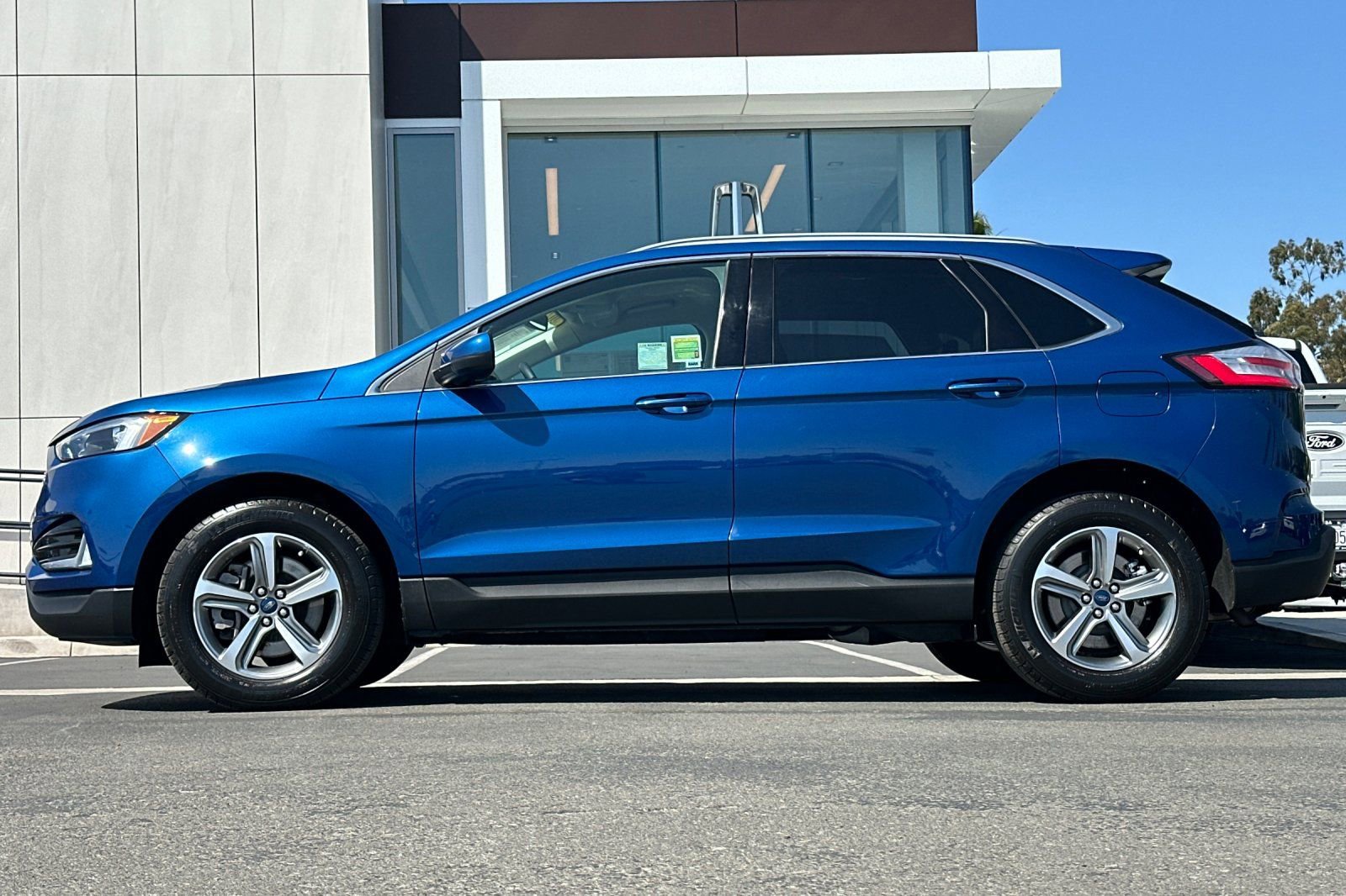 Certified 2024 Ford Edge SEL w/ Convenience Package AWD/4WD image 6