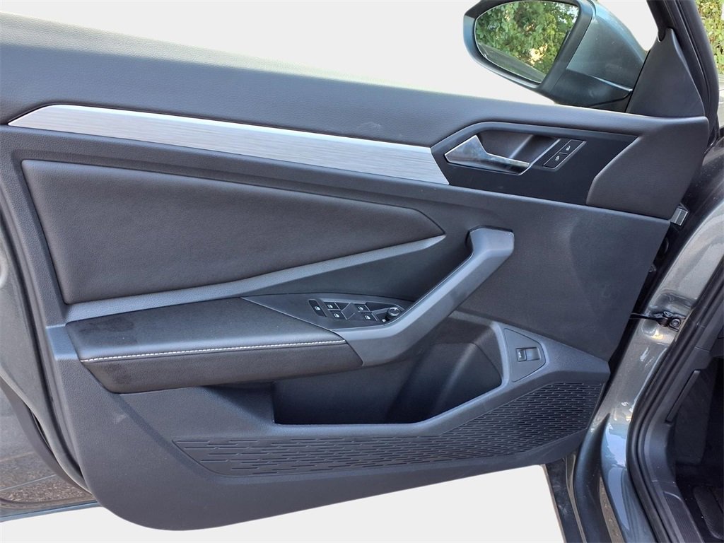 New 2026 Volkswagen Jetta SE image 9