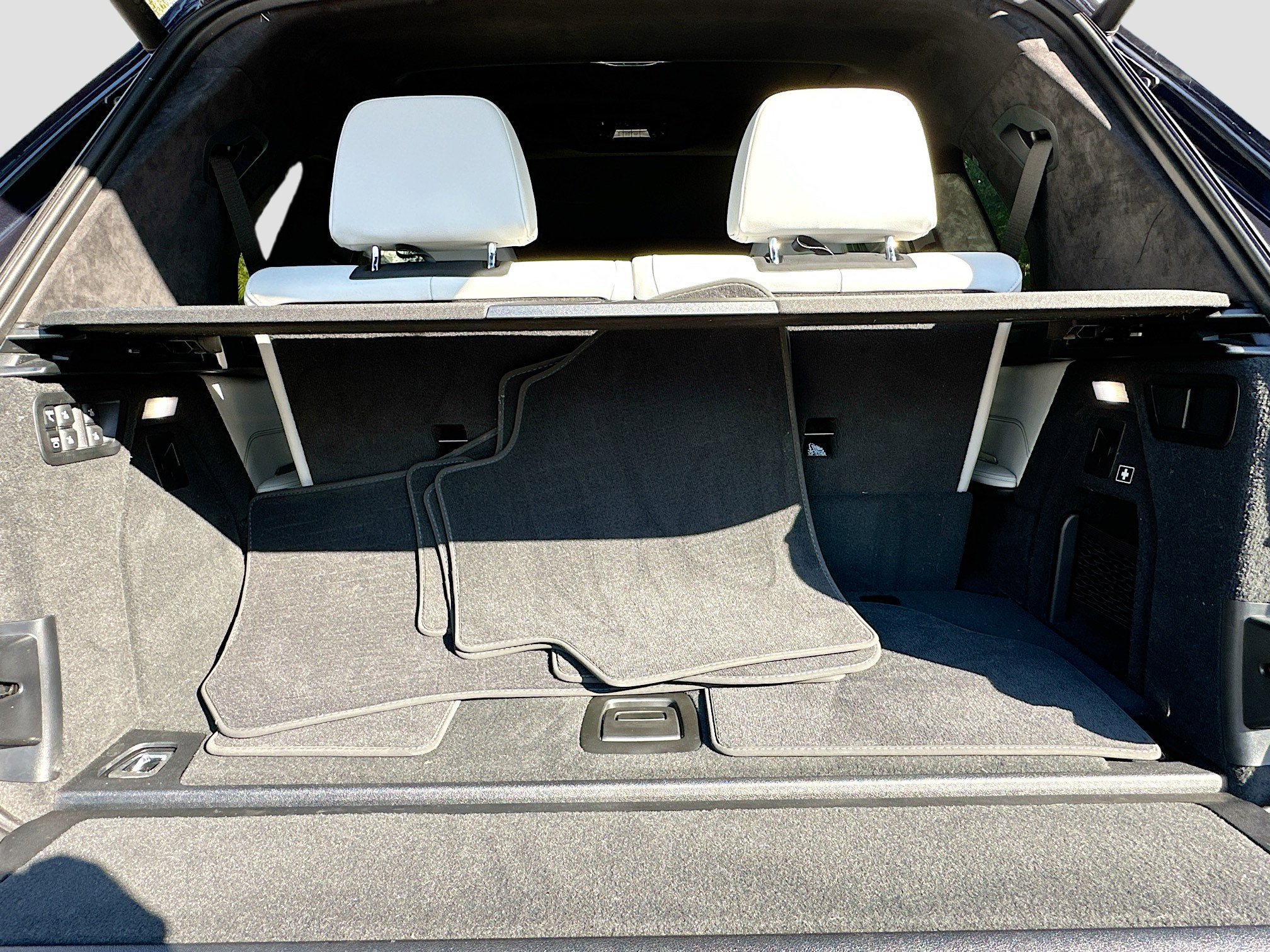 Certified 2023 BMW X7 xDrive40i w/ Executive Package image 28