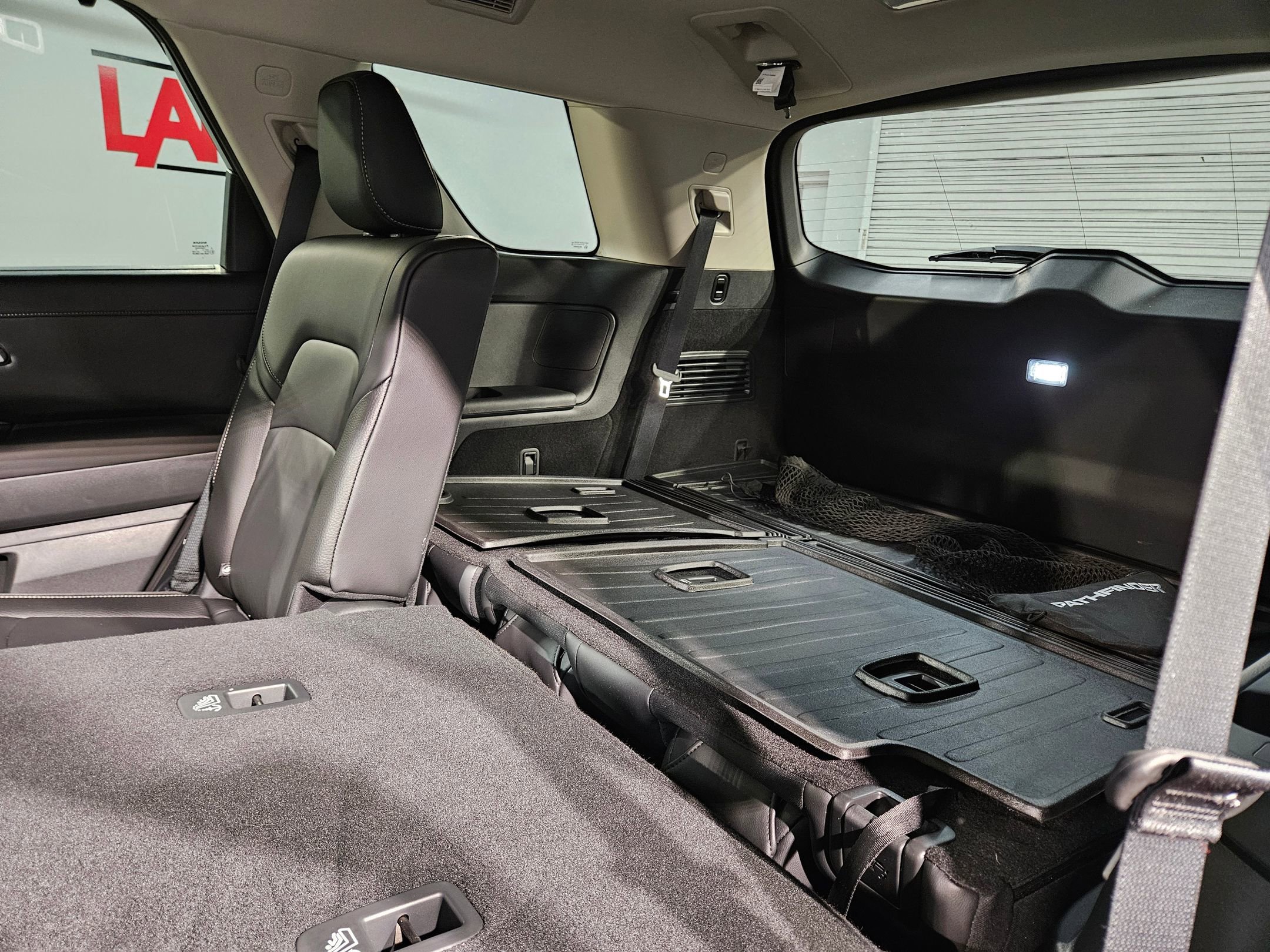 Used 2025 Nissan Pathfinder SL w/ Cargo Package image 37