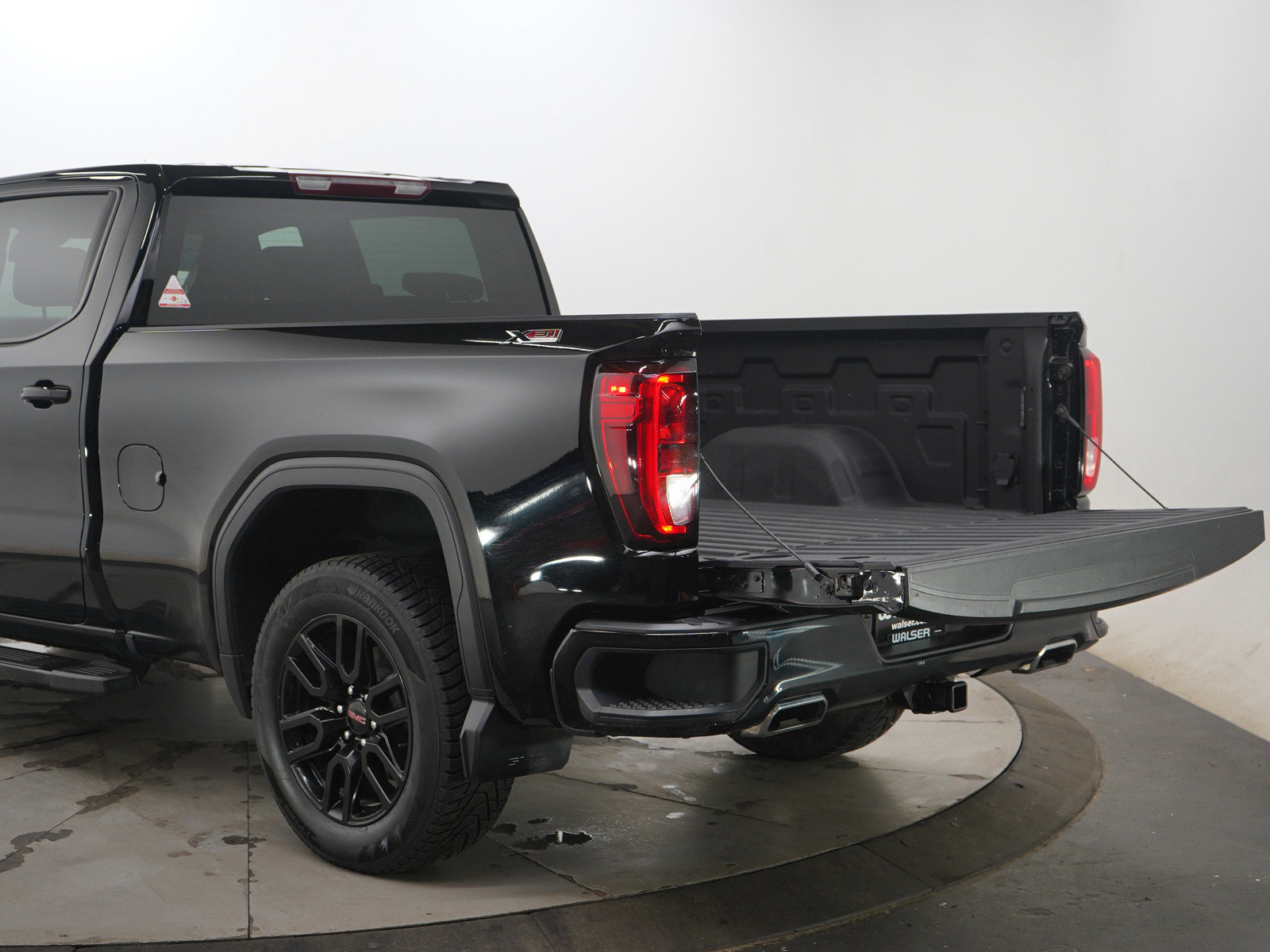 Used 2023 GMC Sierra 1500 Elevation w/ X31 Off-Road Package image 9