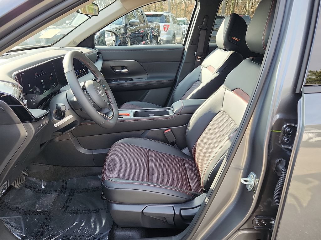 New 2026 Nissan Kicks SR w/ SR Premium Package AWD/4WD image 6
