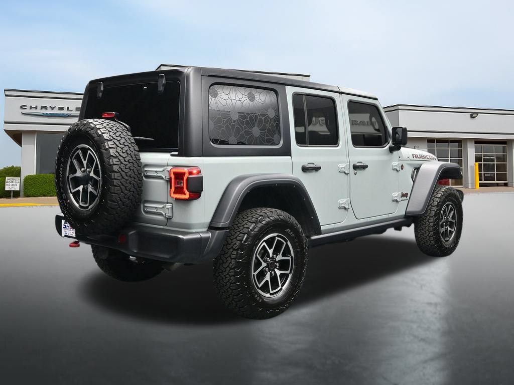 Used 2024 Jeep Wrangler Unlimited Rubicon w/ Convenience Group AWD/4WD image 5