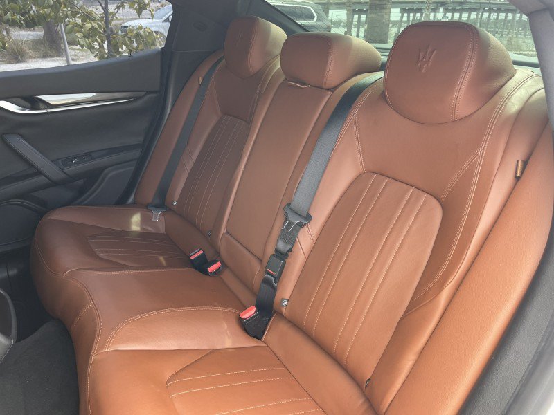 Used 2017 Maserati Ghibli RWD image 11