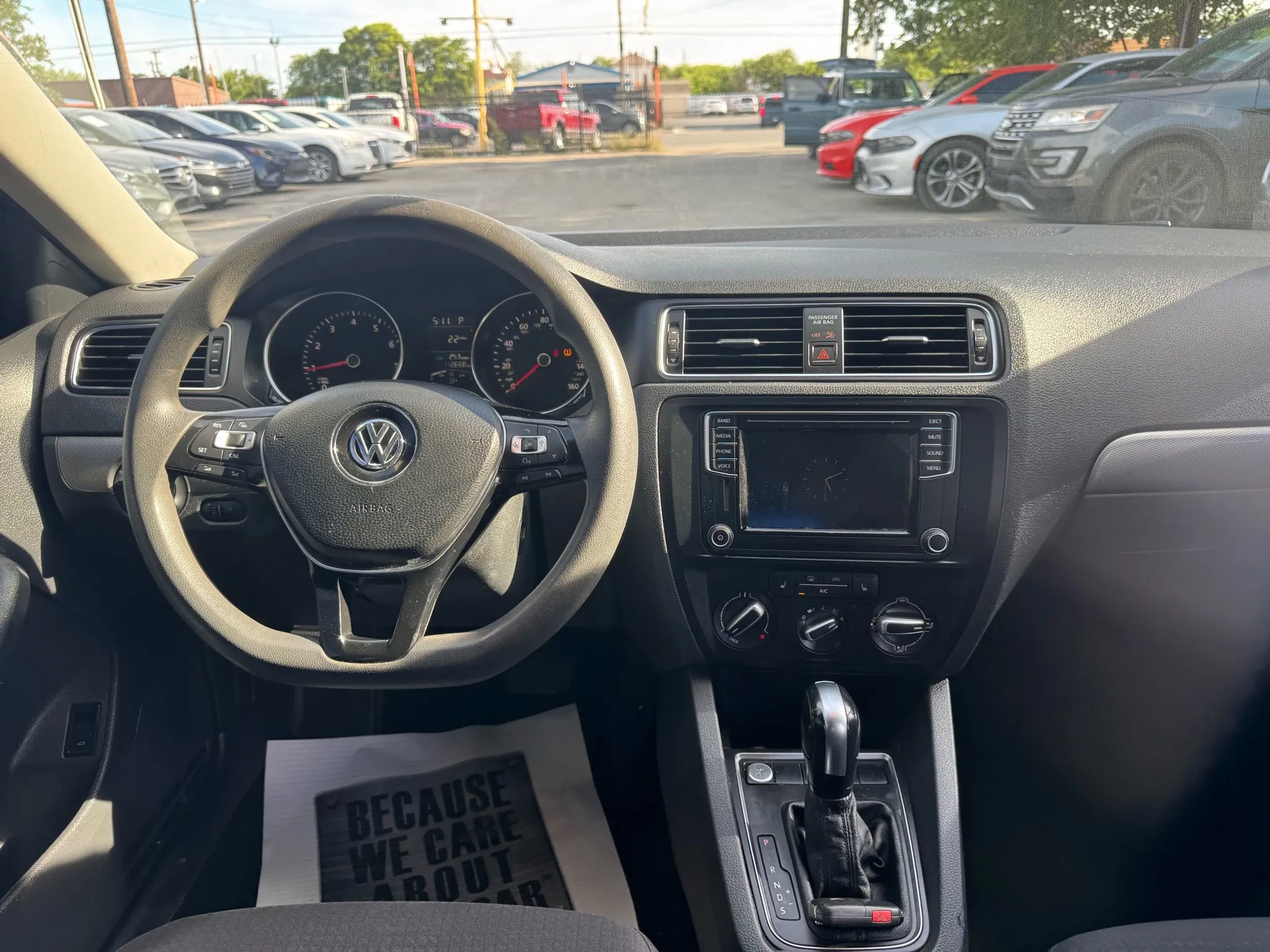 Used 2016 Volkswagen Jetta SE image 12