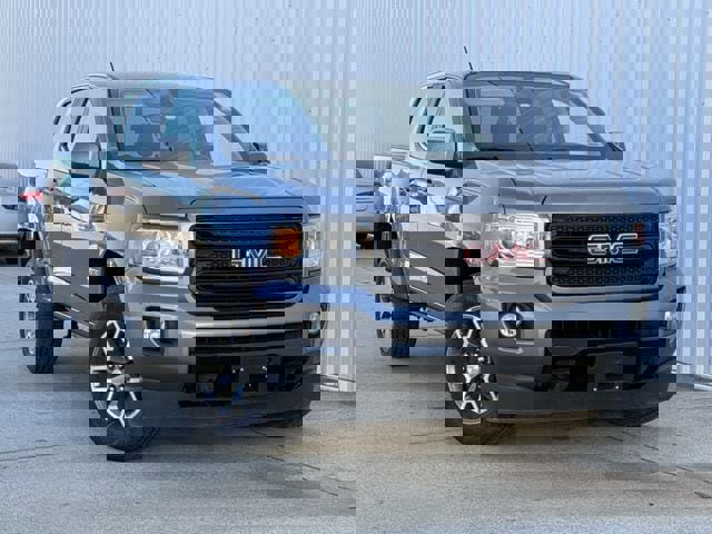 Used 2020 GMC Canyon All Terrain w/ Trailering Package image 2