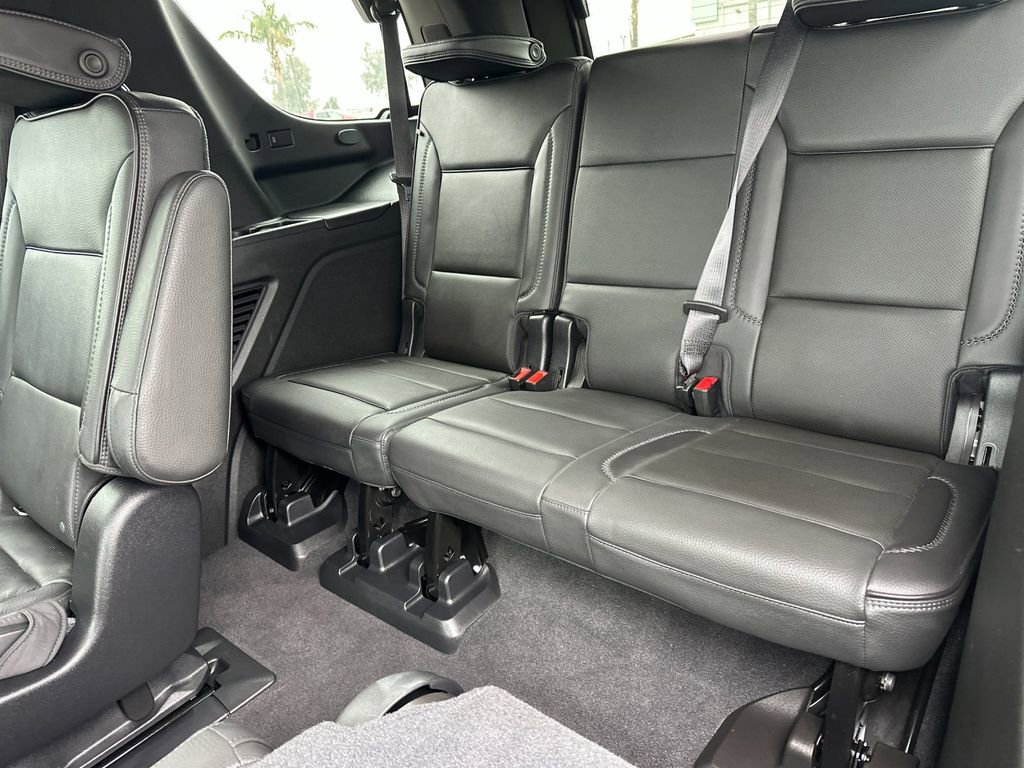 Used 2021 GMC Yukon Denali w/ Denali Premium Package image 14