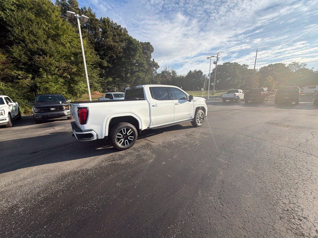 Used 2022 GMC Sierra 1500 AT4 w/ AT4 Premium Package AWD/4WD image 3