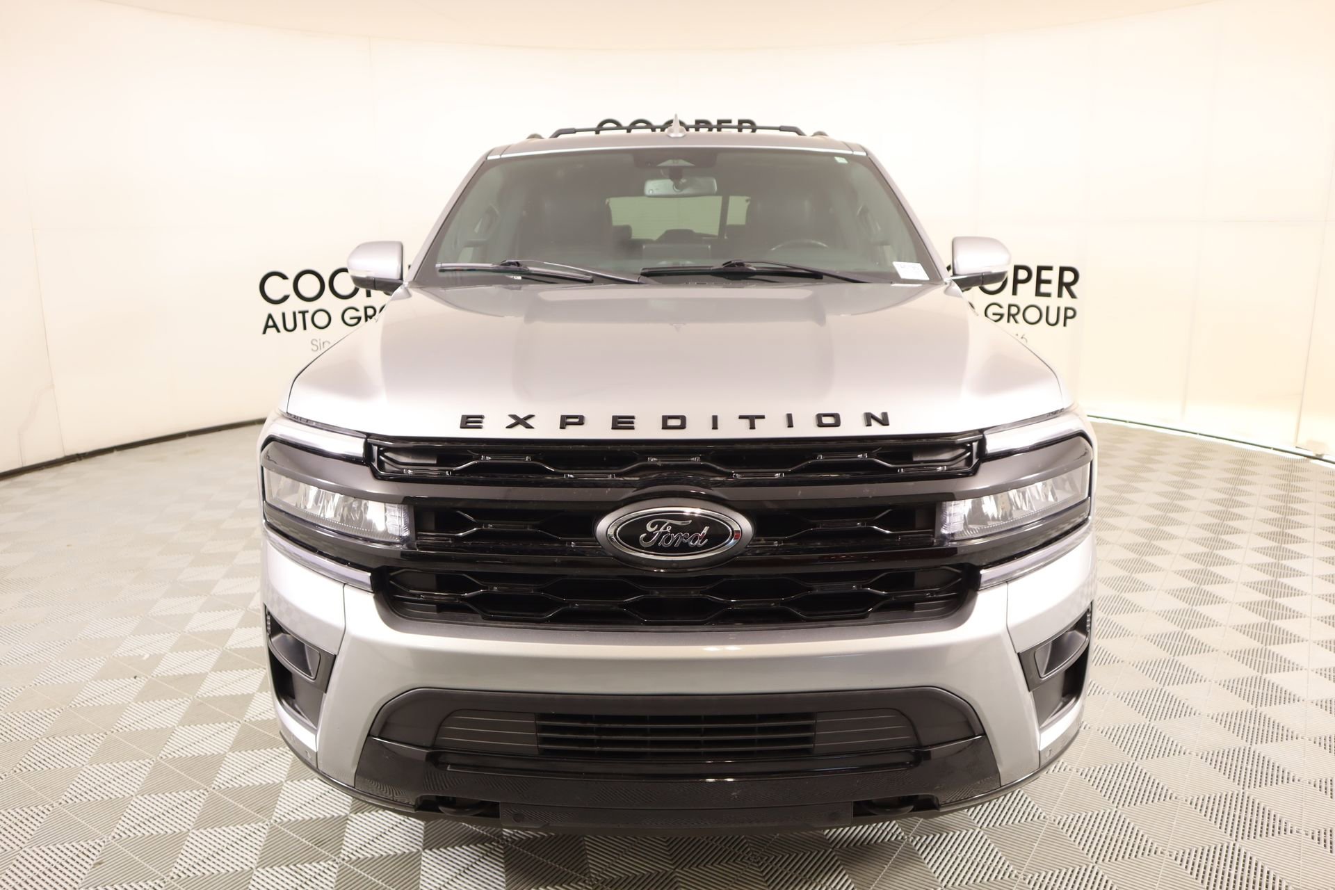 Used 2022 Ford Expedition Max Limited image 9