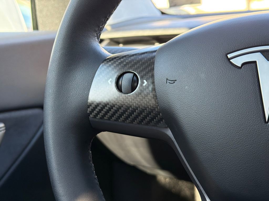 Used 2021 Tesla Model Y Long Range image 23