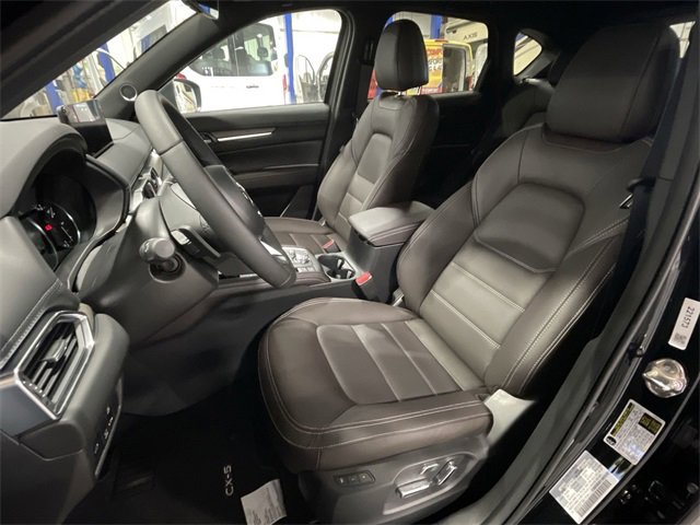 New 2025 MAZDA CX-5 Signature image 17