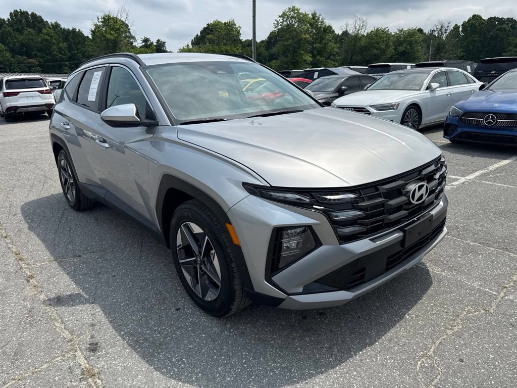 Used 2026 Hyundai Tucson SEL FWD image 2