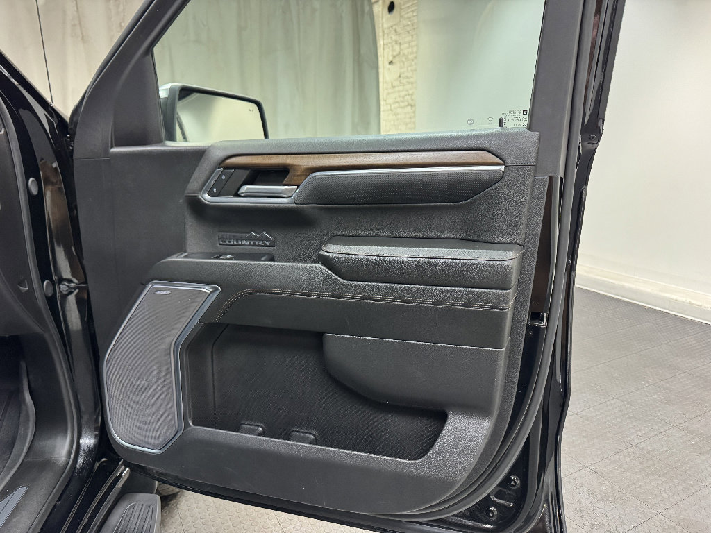 Used 2024 Chevrolet Silverado 1500 High Country w/ High Country Premium Package AWD/4WD image 20