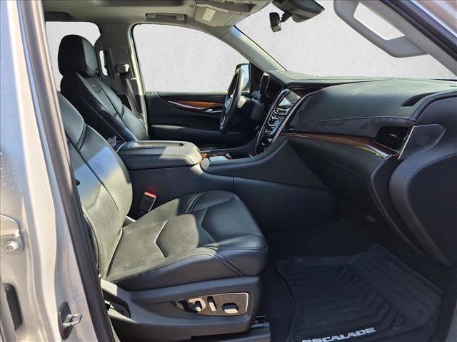 Used 2017 Cadillac Escalade Premium Luxury RWD image 23