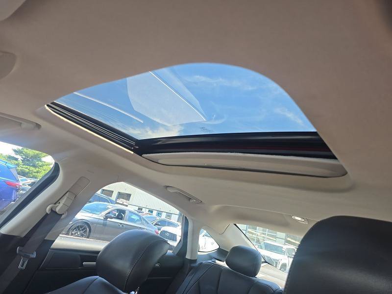 Used 2014 Ford Fusion Titanium FWD image 11