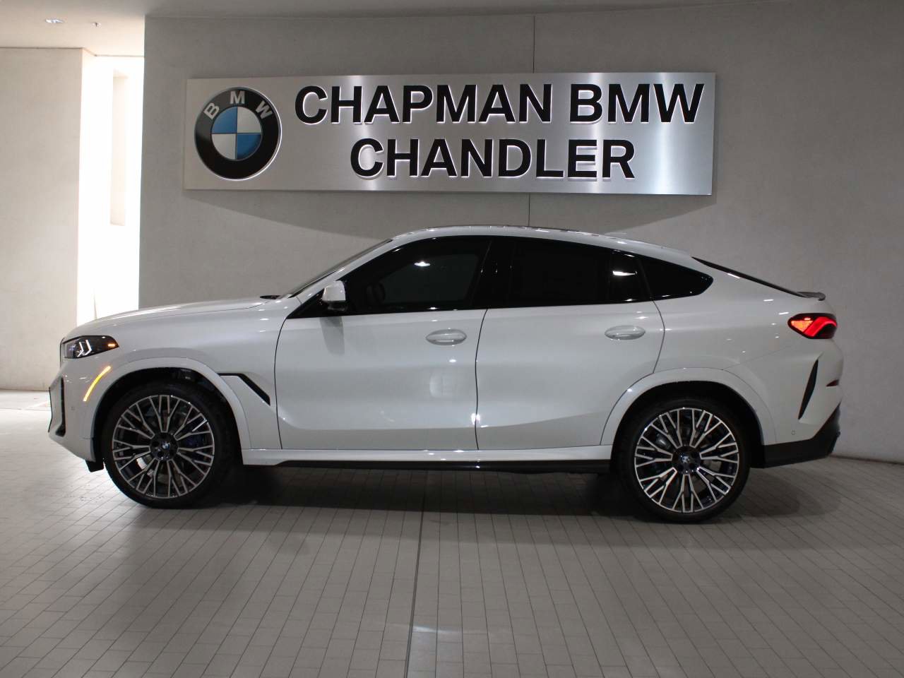 New 2026 BMW X6 xDrive40i image 3