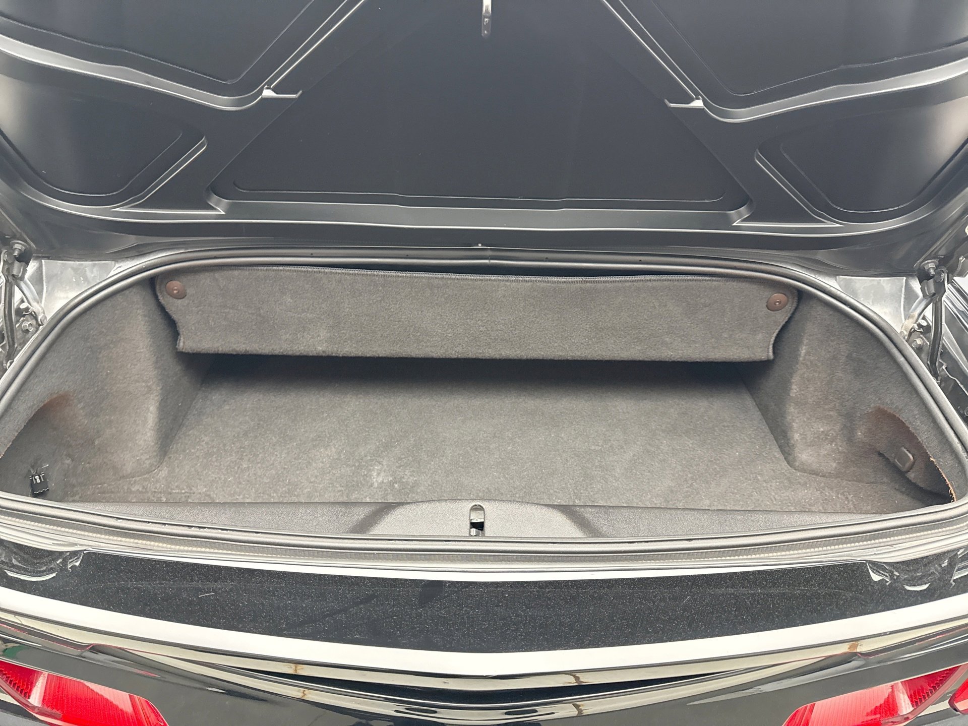 Used 2018 Chevrolet Corvette Stingray Convertible Z51 2LT image 19