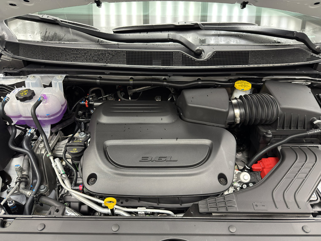 New 2026 Chrysler Pacifica Limited w/ S Appearance Package image 6