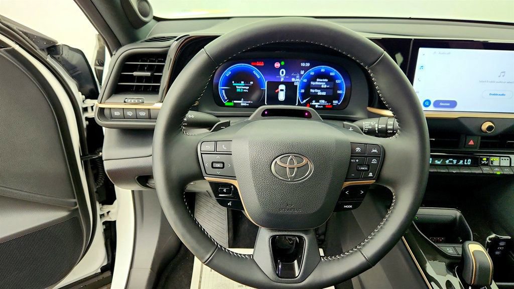 Used 2025 Toyota Crown Signia w/ Advanced Technology Package image 14