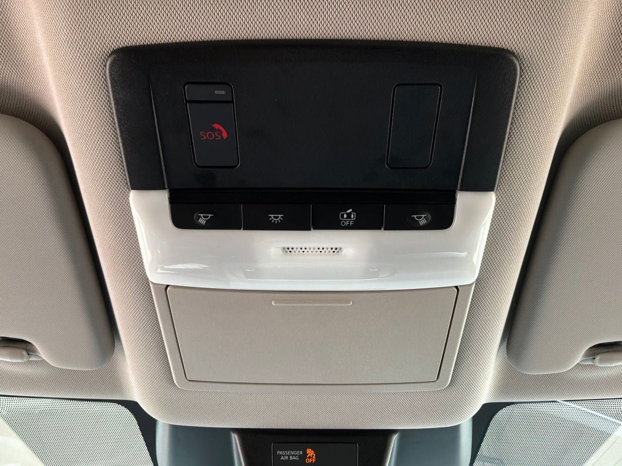 Used 2025 Nissan Rogue SV FWD image 17