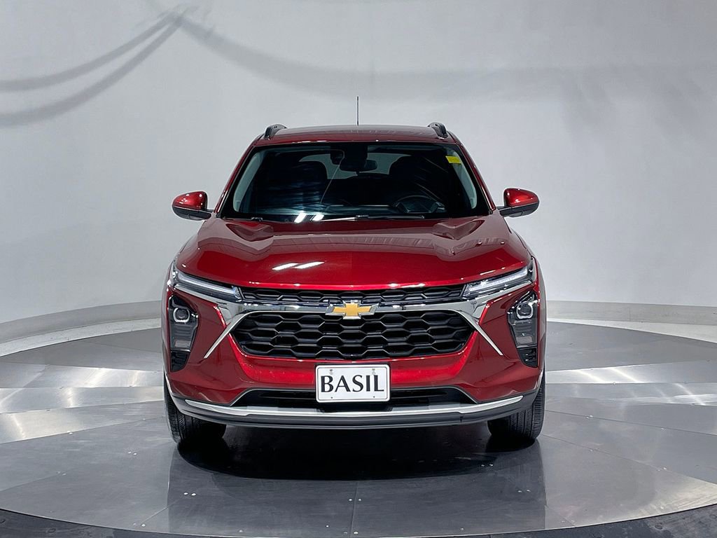 Used 2024 Chevrolet Trax LT w/ Driver Confidence Package image 9