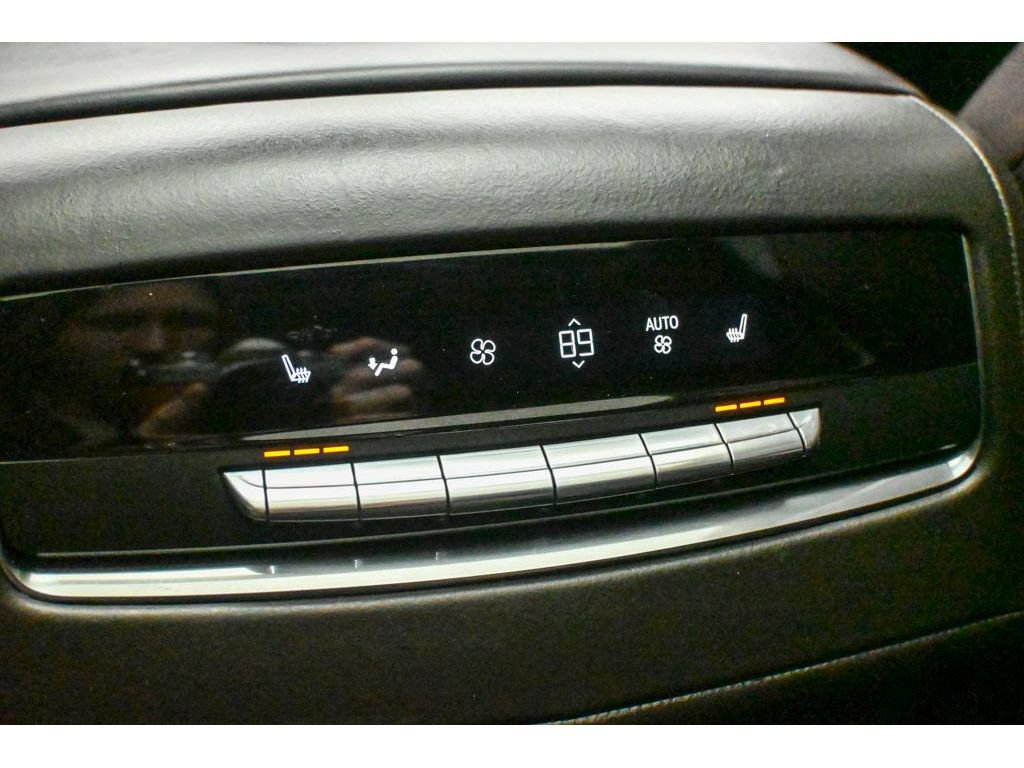 Certified 2022 Cadillac Escalade ESV Premium Luxury Platinum image 28