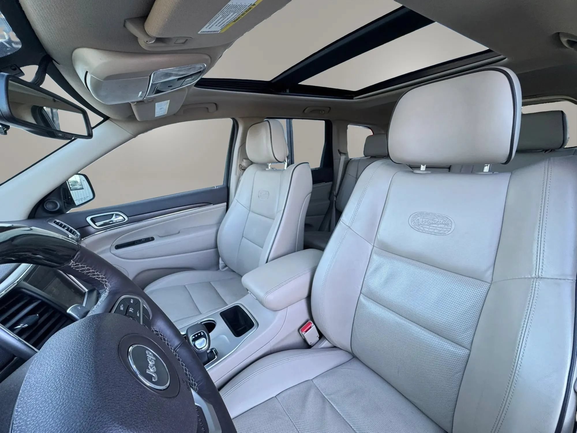 Used 2015 Jeep Grand Cherokee Overland RWD image 12