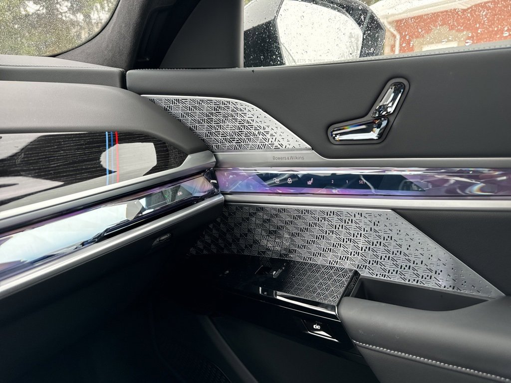 Used 2026 BMW i7 xDrive60 w/ Executive Package image 14