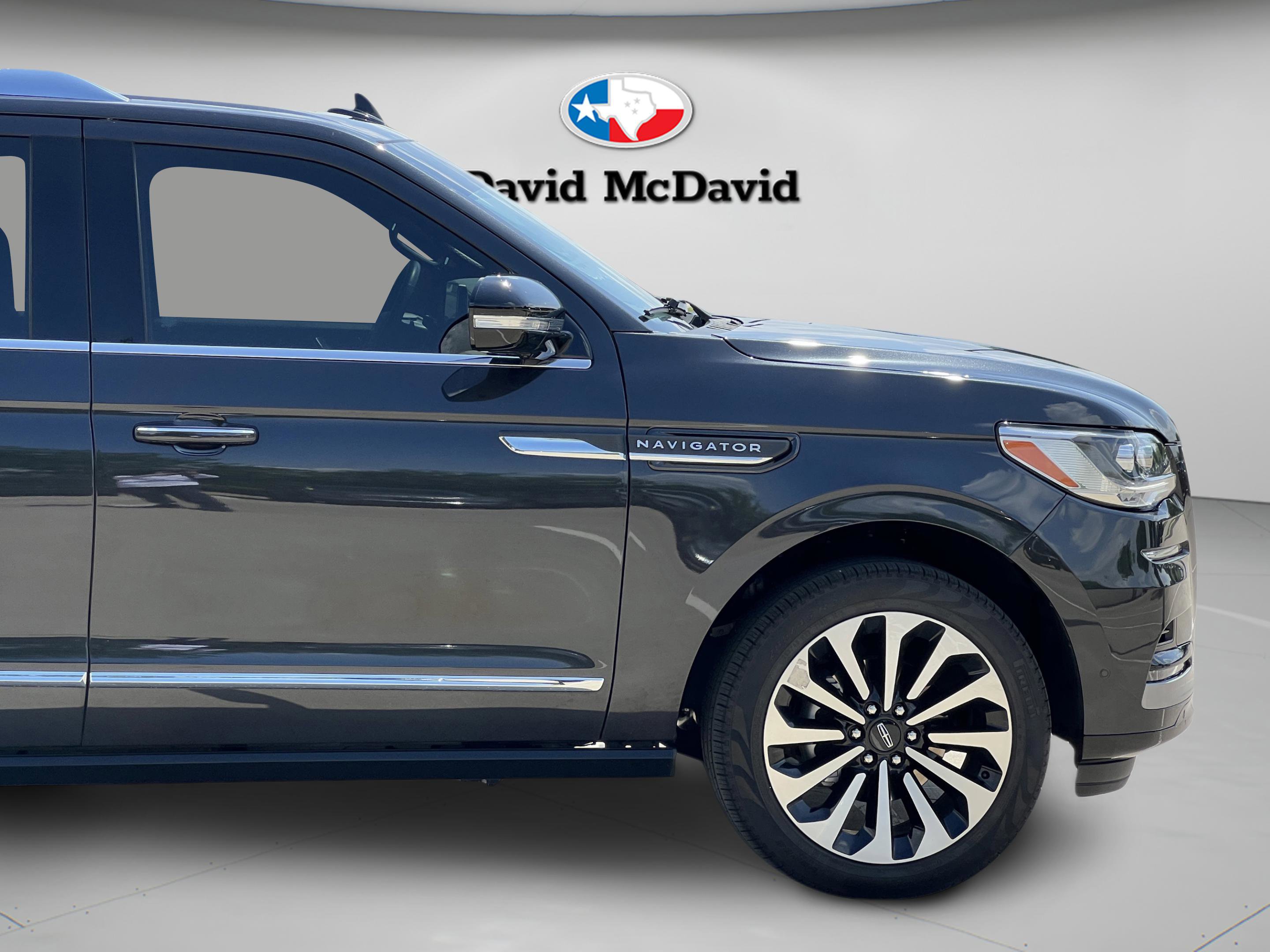 Used 2024 Lincoln Navigator Reserve image 35