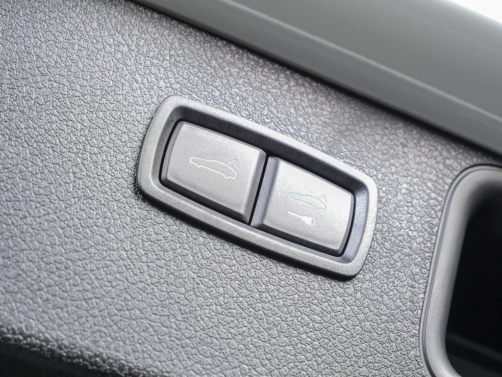 New 2026 Porsche Macan S image 33