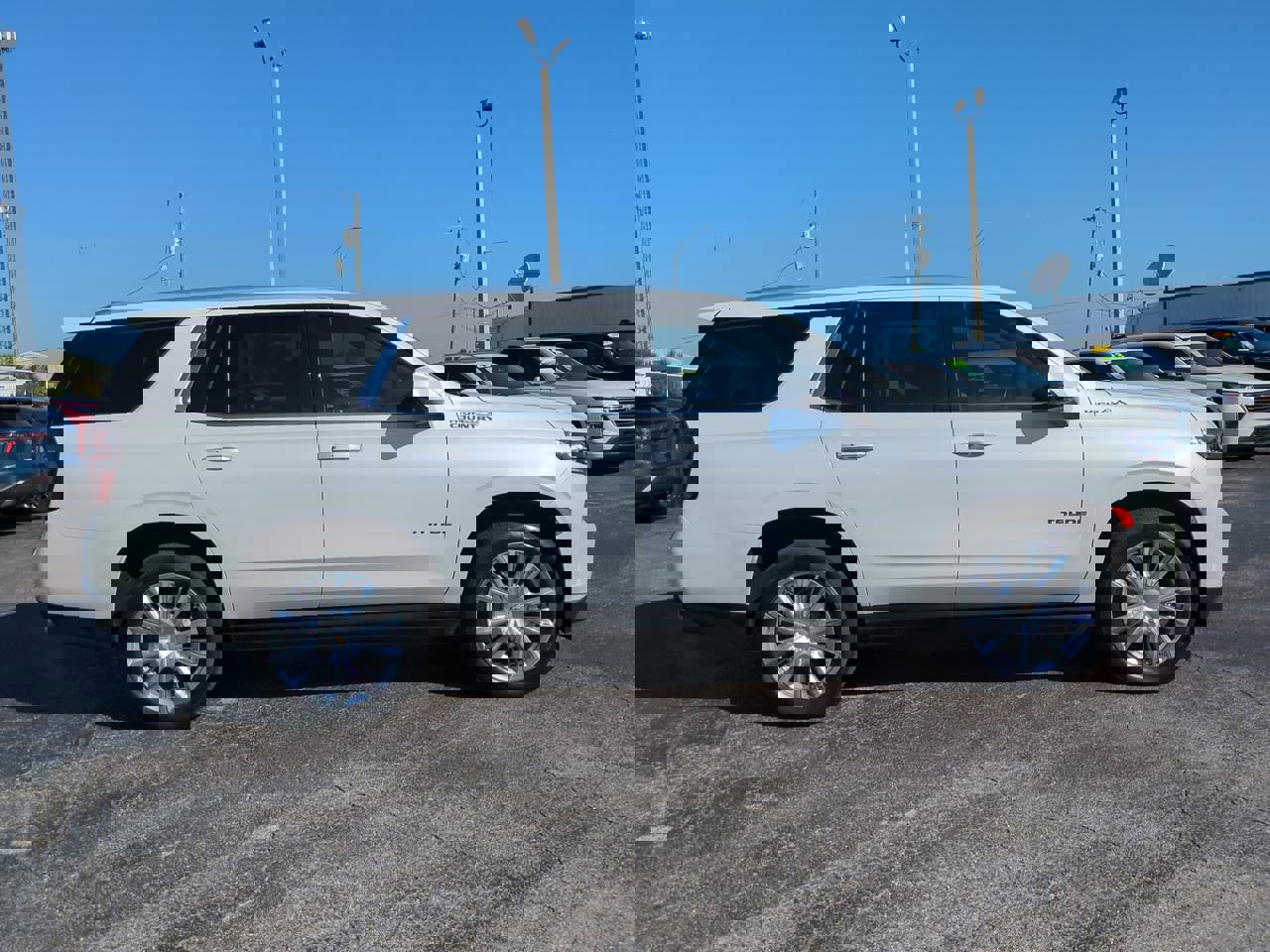 Used 2023 Chevrolet Tahoe High Country w/ Premium Package 2 AWD/4WD image 3