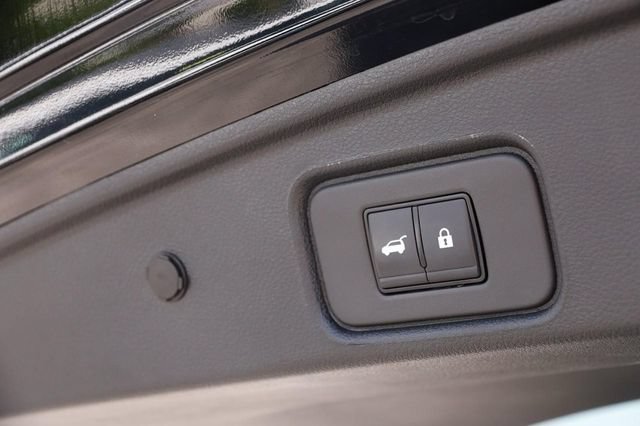 Certified 2025 Nissan Pathfinder Platinum w/ Cargo Package FWD image 8