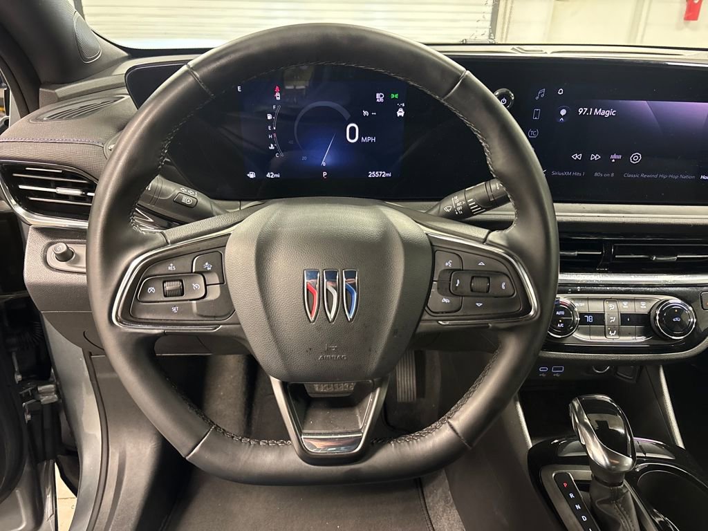 Used 2025 Buick Envista Sport Touring image 27