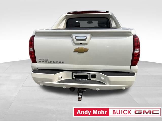 Used 2013 Chevrolet Avalanche LTZ RWD image 10