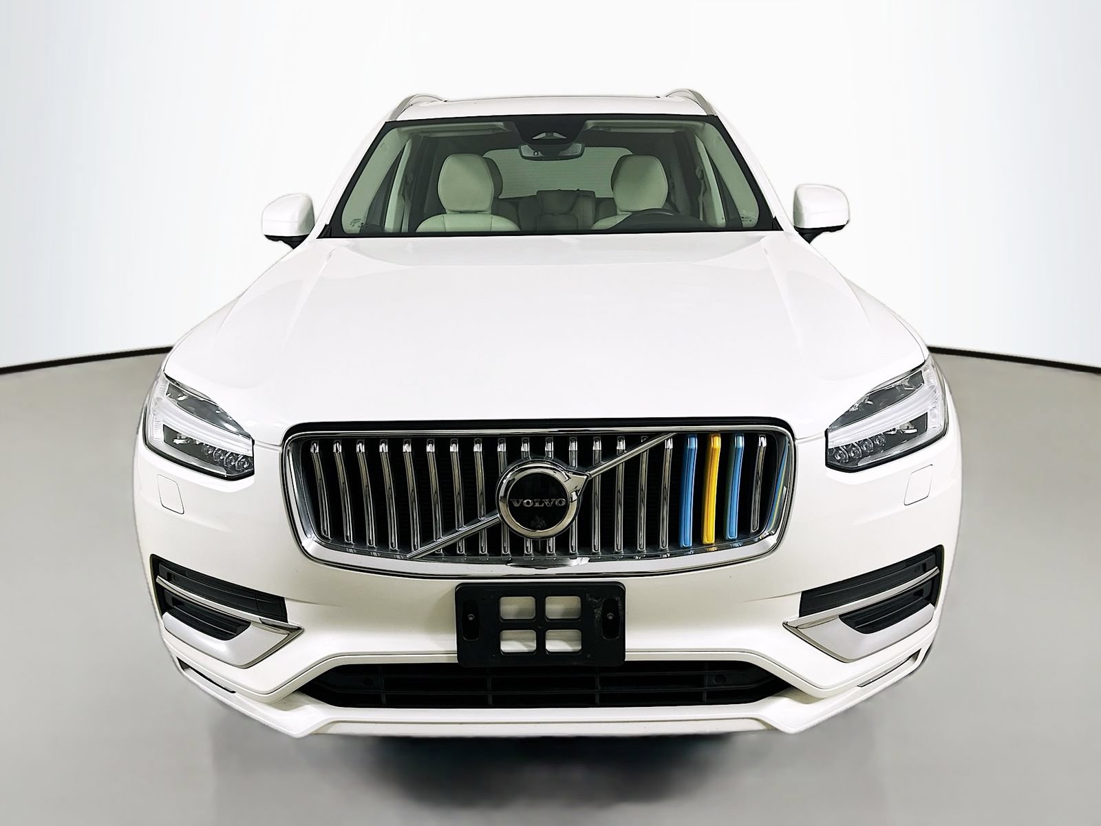 Used 2023 Volvo XC90 B6 Plus w/ Protection Package Premier AWD/4WD image 2