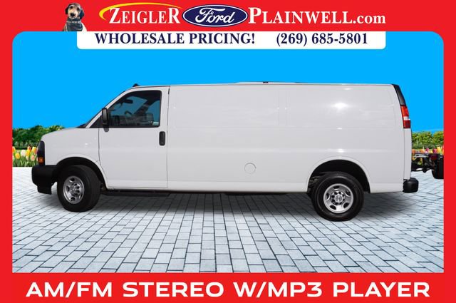 Used 2022 Chevrolet Express 2500 Work Van image 2