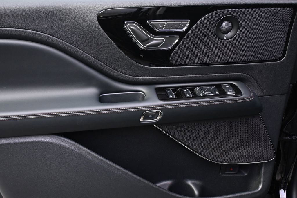 New 2026 Lincoln Aviator Reserve w/ Jet Appearance Package image 23