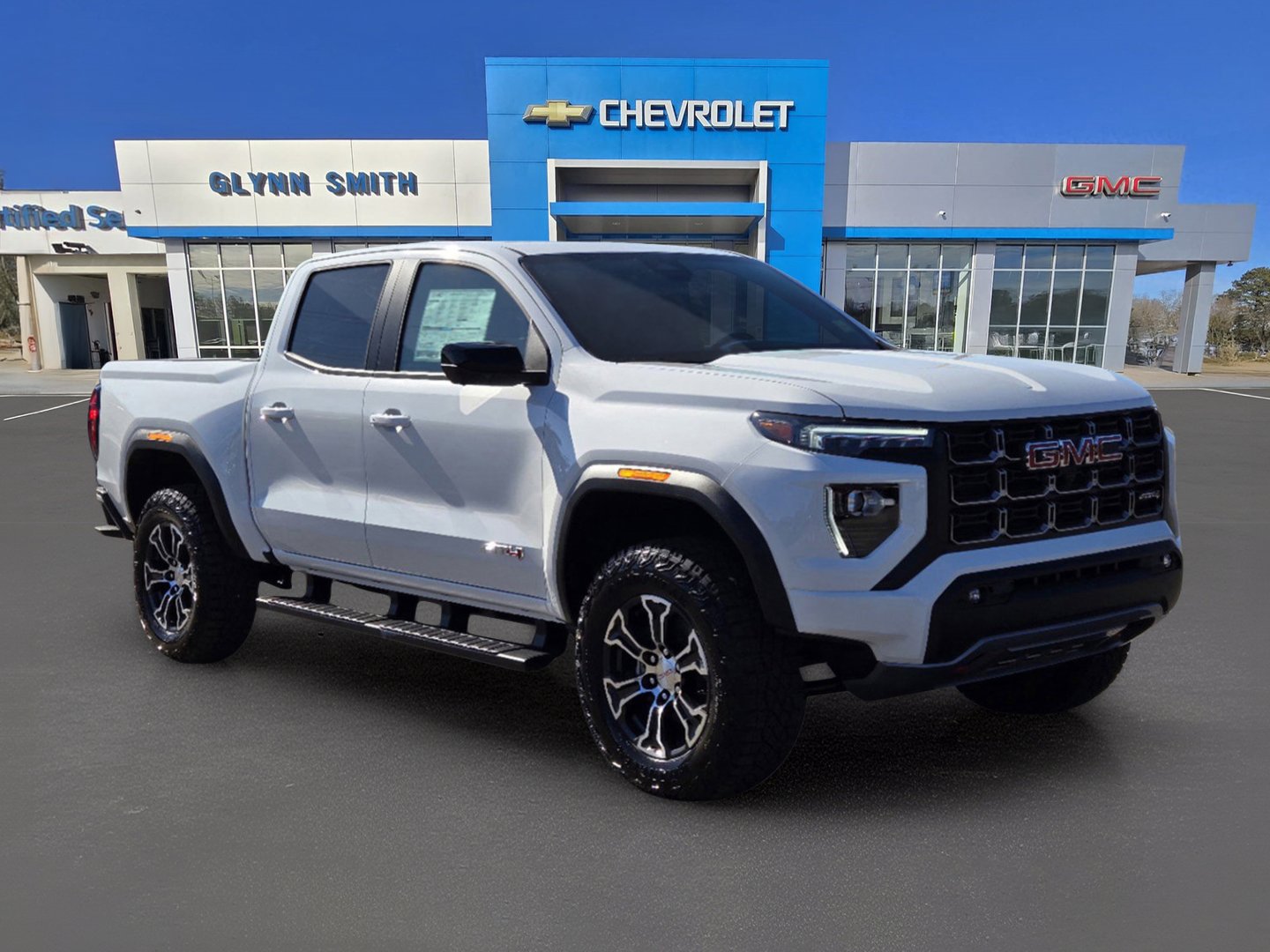 Used 2024 GMC Canyon AT4 w/ Technology Package AWD/4WD image 3