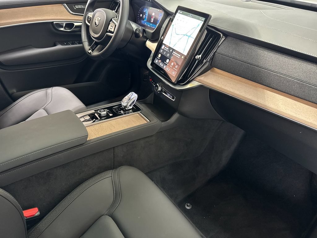 New 2026 Volvo XC90 B5 Core AWD/4WD image 16